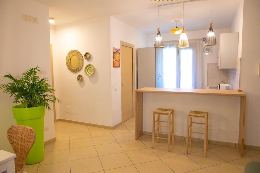 Cozy Beach House Чефалу Екстериор снимка