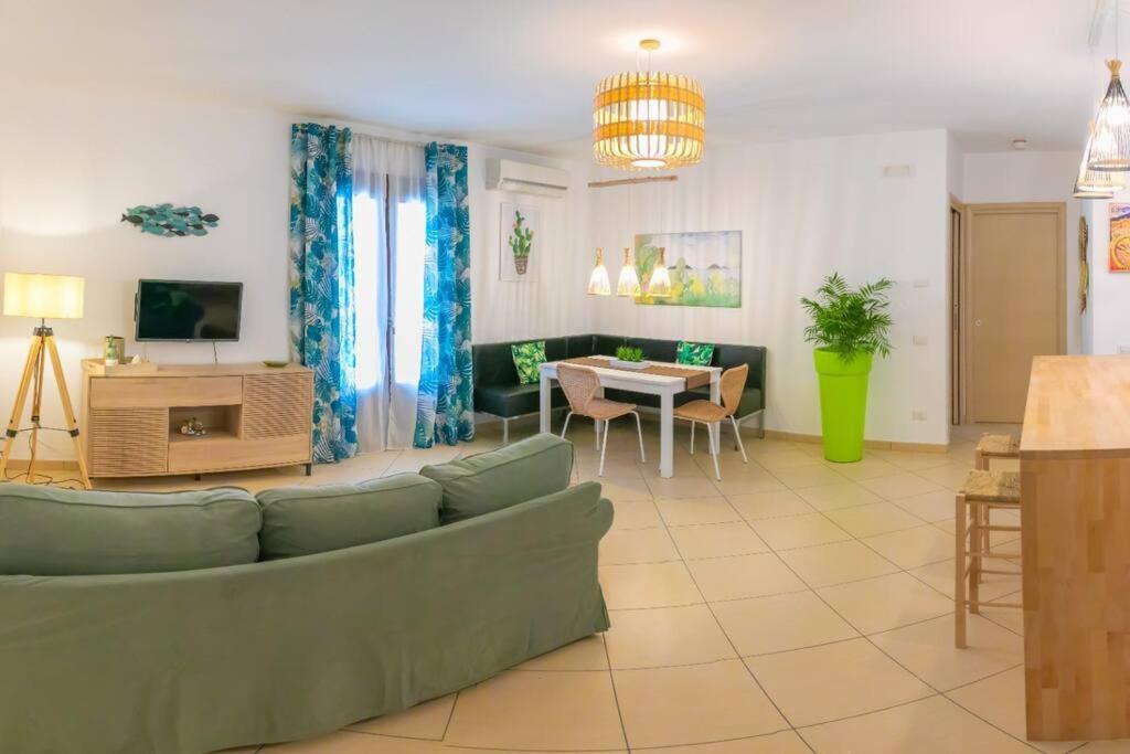 Cozy Beach House Чефалу Екстериор снимка